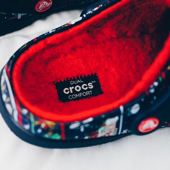 Disney Crocs - Picture 6 of 7